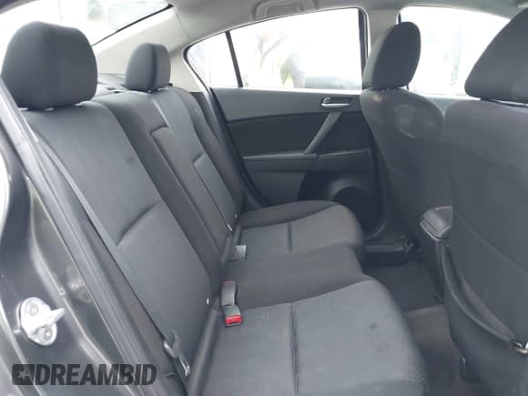 ✅ 2010 Mazda 3 i Touring • VIN: JM1BL1SG2A1206352 • Lot: 42052715. Wystawiony na IAAI z przebiegiem 126 712 mil. Bezpłatny archiwum sprzedaży aukcyjnych z USA i szczegółowy raport historii pojazdu na DreamBid. Zdjęcie 8.