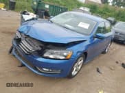 ✅ 2015 Volkswagen Passat S • VIN: 1VWAS7A30FC105187 • Lot: 42943675. Wystawiony na IAAI z przebiegiem 79 767 mil. Bezpłatny archiwum sprzedaży aukcyjnych z USA i szczegółowy raport historii pojazdu na DreamBid. Zdjęcie 2.