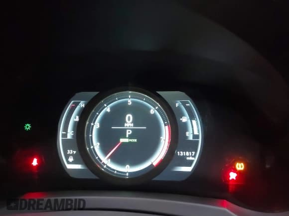 ✅ 2014 Lexus IS 350 • VIN: JTHCE1D2XE5003044 • Lot: 41005435. Wystawiony na IAAI z przebiegiem 131 817 mil. Bezpłatny archiwum sprzedaży aukcyjnych z USA i szczegółowy raport historii pojazdu na DreamBid. Zdjęcie 7.