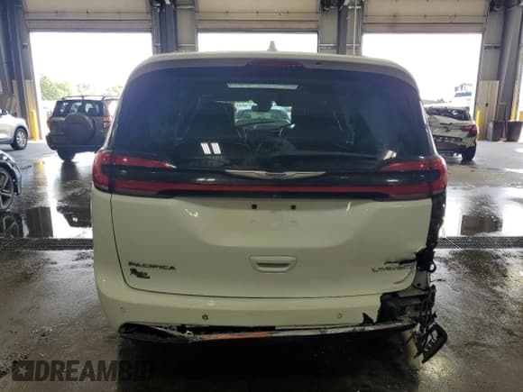 ✅ 2022 Chrysler Pacifica Limited • VIN: 2C4RC1GG9NR162231 • Лот: 63061055. Опубликован ранее на Copart с пробегом 82 084 миль. Бесплатный доступ к архиву аукционных продаж из США и подробный отчёт об истории автомобиля на DreamBid. Изображение 6.