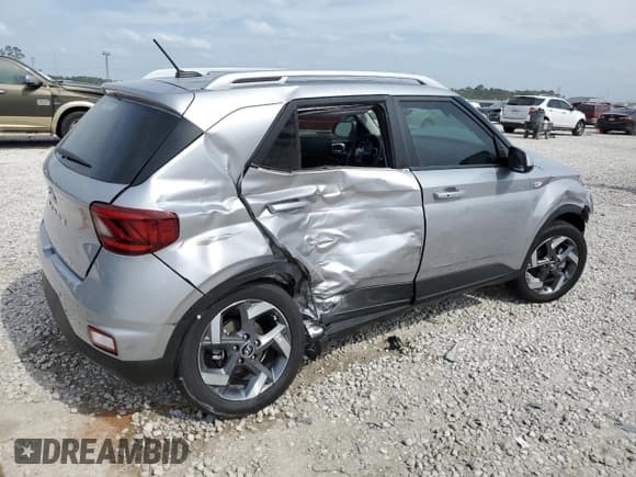 ✅ 2025 Hyundai Venue SEL • VIN: KMHRC8A35SU365903 • Lot: 53184665. Listed on Copart with 1,455 mi. Free auction sales archive from the USA and detailed vehicle history report at DreamBid. Image 3.