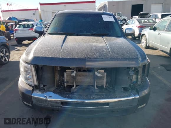 ✅ 2010 Chevrolet Silverado 1500 • VIN: 3GCXKTE27AG261479 • Lot: 43635635. Wystawiony na IAAI z przebiegiem 232 696 mil. Bezpłatny archiwum sprzedaży aukcyjnych z USA i szczegółowy raport historii pojazdu na DreamBid. Zdjęcie 13.