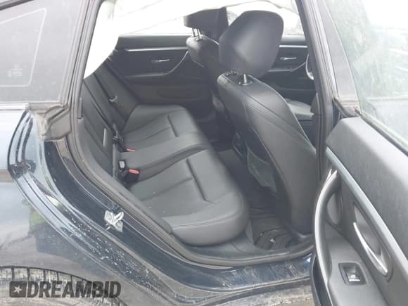 ✅ 2018 BMW 4 Series 430i xDrive • VIN: WBA4J3C59JBL04275 • Lot: 42006768. Wystawiony na IAAI z przebiegiem 59 437 mil. Bezpłatny archiwum sprzedaży aukcyjnych z USA i szczegółowy raport historii pojazdu na DreamBid. Zdjęcie 8.