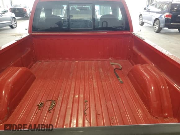 ✅ 2000 GMC Sierra 1500 SLE • VIN: 1GTEK14T7YZ110951 • Лот: 65396485. Опубликован ранее на Copart с пробегом 95 650 миль. Бесплатный доступ к архиву аукционных продаж из США и подробный отчёт об истории автомобиля на DreamBid. Изображение 10.