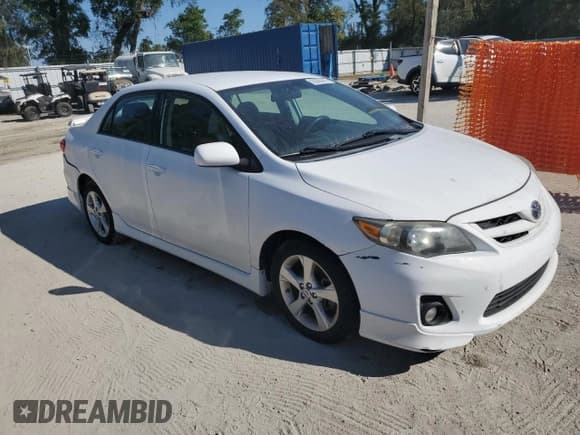 ✅ 2013 Toyota Corolla S Special Edition • VIN: 2T1BU4EE5DC032933 • Lot: 93098415. Wystawiony na Copart z przebiegiem 154 443 mil. Bezpłatny archiwum sprzedaży aukcyjnych z USA i szczegółowy raport historii pojazdu na DreamBid. Zdjęcie 4.