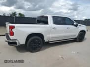 ✅ 2025 Chevrolet Silverado 1500 High Country • VIN: 3GCPAFEDXSG259927 • Lot: 70628155. Wystawiony na Copart z przebiegiem Nie podano. Bezpłatny archiwum sprzedaży aukcyjnych z USA i szczegółowy raport historii pojazdu na DreamBid. Zdjęcie 3.