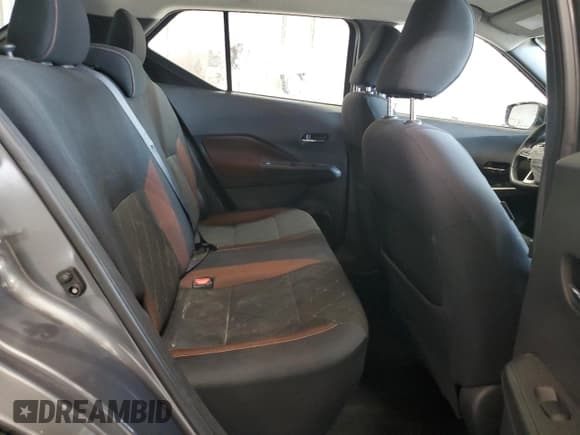 ✅ 2019 Nissan Kicks S • VIN: 3N1CP5CU1KL559540 • Lot: 93241725. Wystawiony na Copart z przebiegiem 27 586 mil. Bezpłatny archiwum sprzedaży aukcyjnych z USA i szczegółowy raport historii pojazdu na DreamBid. Zdjęcie 11.