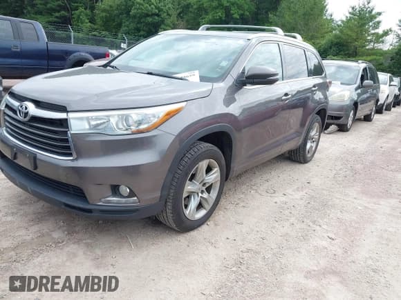 ✅ 2014 Toyota Highlander Limited • VIN: 5TDYKRFH2ES019717 • Лот: 42628659. Опубликован ранее на IAAI с пробегом 210 771 миль. Бесплатный доступ к архиву аукционных продаж из США и подробный отчёт об истории автомобиля на DreamBid. Изображение 2.
