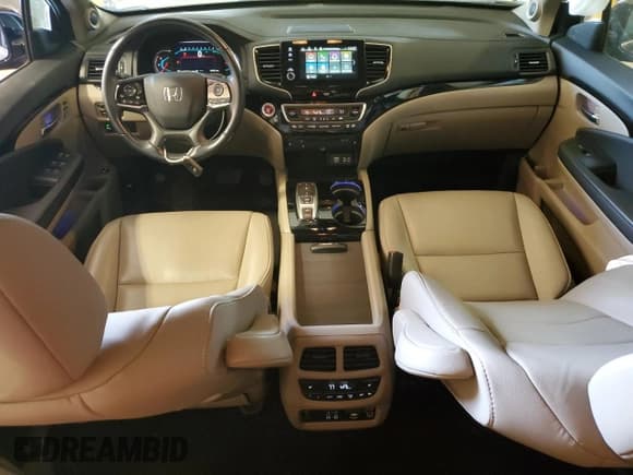 ✅ 2021 Honda Pilot Touring 8-Passenger • VIN: 5FNYF6H91MB002628 • Lot: 52885655. Listed on Copart with 41,537 mi. Free auction sales archive from the USA and detailed vehicle history report at DreamBid. Image 8.