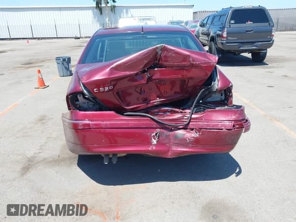 ✅ 2001 Mercedes-Benz C 320 • VIN: WDBRF64J51F097544 • Lot: 42632467. Wystawiony na IAAI z przebiegiem 108 560 mil. Bezpłatny archiwum sprzedaży aukcyjnych z USA i szczegółowy raport historii pojazdu na DreamBid. Zdjęcie 17.