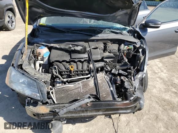 ✅ 2013 Volkswagen Passat S • VIN: 1VWAP7A39DC079932 • Lot: 71248645. Wystawiony na Copart z przebiegiem 149 464 mil. Bezpłatny archiwum sprzedaży aukcyjnych z USA i szczegółowy raport historii pojazdu na DreamBid. Zdjęcie 11.