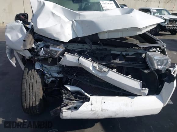 ✅ 2022 Toyota 4Runner SR5 • VIN: JTEEU5JR1N5264922 • Lot: 43354766. Listed on IAAI with 80,205 mi. Free auction sales archive from the USA and detailed vehicle history report at DreamBid. Image 18.