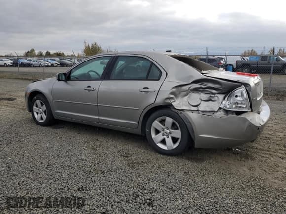 ✅ 2008 Ford Fusion SE • VIN: 3FAHP01138R131947 • Lot: 89513245. Wystawiony na Copart z przebiegiem 108 044 mil. Bezpłatny archiwum sprzedaży aukcyjnych z USA i szczegółowy raport historii pojazdu na DreamBid. Zdjęcie 2.