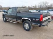 ✅ 1996 Chevrolet Silverado 1500 • VIN: 1GCEK19R6TE159264 • Лот: 43735506. Опубликован ранее на IAAI с пробегом 273 073 миль. Бесплатный доступ к архиву аукционных продаж из США и подробный отчёт об истории автомобиля на DreamBid. Изображение 3.