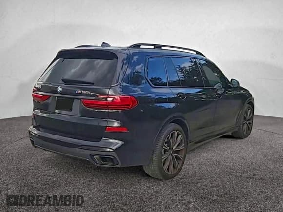 ✅ 2022 BMW X7 M50i • VIN: 5UXCX6C00N9J07221 • Lot: 94590385. Wystawiony na Copart z przebiegiem 53 567 mil. Bezpłatny archiwum sprzedaży aukcyjnych z USA i szczegółowy raport historii pojazdu na DreamBid. Zdjęcie 4.