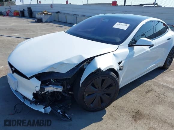 ✅ 2021 Tesla Model S Long Range • VIN: 5YJSA1E54MF443114 • Lot: 42670741. Wystawiony na IAAI z przebiegiem Nie podano. Bezpłatny archiwum sprzedaży aukcyjnych z USA i szczegółowy raport historii pojazdu na DreamBid. Zdjęcie 6.