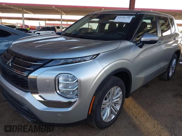 ✅ 2024 Mitsubishi Outlander ES • VIN: JA4J4UA82RZ062670 • Лот: 42558738. Опубликован ранее на IAAI с пробегом 15 343 миль. Бесплатный доступ к архиву аукционных продаж из США и подробный отчёт об истории автомобиля на DreamBid. Изображение 2.