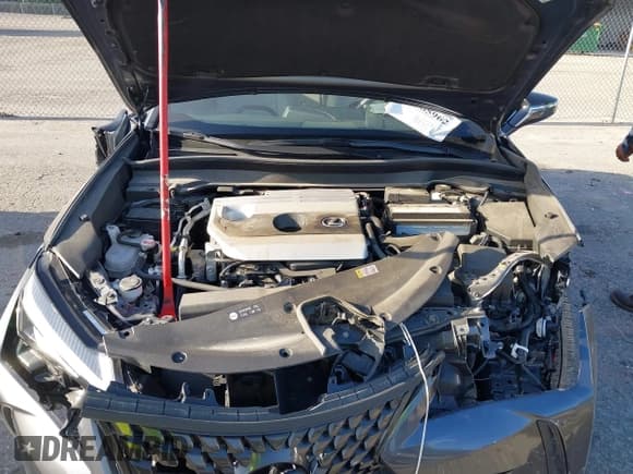 ✅ 2022 Lexus UX 200 • VIN: JTHX3JBH3N2051968 • Lot: 41965962. Wystawiony na IAAI z przebiegiem 12 722 mil. Bezpłatny archiwum sprzedaży aukcyjnych z USA i szczegółowy raport historii pojazdu na DreamBid. Zdjęcie 10.