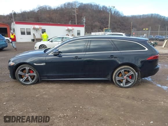 ✅ 2018 Jaguar XF • VIN: SAJBP2FV3JCY67901 • Lot: 41534391. Listed on IAAI with 80,567 mi. Free auction sales archive from the USA and detailed vehicle history report at DreamBid. Image 14.