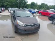 ✅ 2013 Kia Rio EX • VIN: KNADN4A33D6125111 • Лот: 42488963. Опубликован ранее на IAAI с пробегом 157 357 миль. Бесплатный доступ к архиву аукционных продаж из США и подробный отчёт об истории автомобиля на DreamBid. Изображение 1.