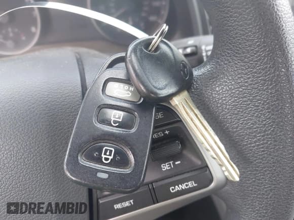 ✅ 2017 Hyundai Elantra SE • VIN: KMHD84LF8HU203588 • Lot: 43095777. Listed on IAAI with 103,448 mi. Free auction sales archive from the USA and detailed vehicle history report at DreamBid. Image 11.