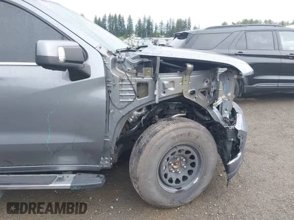 2019 Chevrolet Silverado 1500 High Country z VIN 1GCUYHED9KZ147677, wystawiony jako IAAI lot #42292018 z przebiegiem 58 369 mil mil oraz . Historia ofert i sprzedaży dostępna na DreamBid. Obrazek 6.