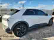 ✅ 2022 Hyundai Ioniq 5 SE • VIN: KM8KMDAF2NU051714 • Lot: 82382415. Wystawiony na Copart z przebiegiem 91 336 mil. Bezpłatny archiwum sprzedaży aukcyjnych z USA i szczegółowy raport historii pojazdu na DreamBid. Zdjęcie 3.