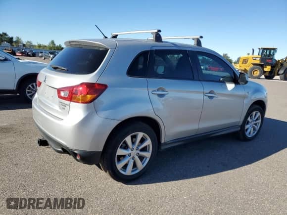 2015 Mitsubishi Outlander ES с VIN 4A4AR3AW6FE056687, выставлен на аукционе Copart как лот 86441125 с пробегом 139 922 миль миль и Списание • Salvage title. История ставок и продаж доступна на DreamBid. Изображение 3.