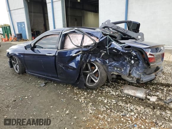 ✅ 2017 Honda Accord Sport SE • VIN: 1HGCR2F1XHA073852 • Lot: 89628435. Listed on Copart with Not provided. Free auction sales archive from the USA and detailed vehicle history report at DreamBid. Image 2.