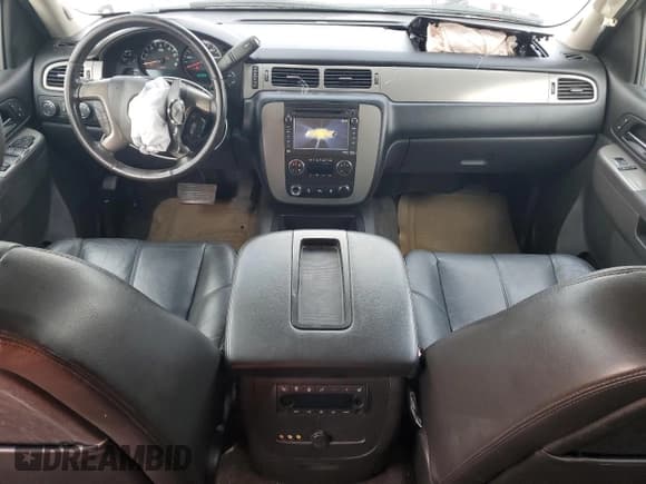 ✅ 2013 Chevrolet Suburban LT • VIN: 1GNSKJE75DR156736 • Lot: 79581474. Wystawiony na Copart z przebiegiem 77 578 mil. Bezpłatny archiwum sprzedaży aukcyjnych z USA i szczegółowy raport historii pojazdu na DreamBid. Zdjęcie 8.