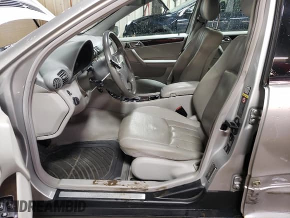 ✅ 2005 Mercedes-Benz C 320 • VIN: WDBRF84J45F591847 • Lot: 47051965. Wystawiony na Copart z przebiegiem 169 885 mil. Bezpłatny archiwum sprzedaży aukcyjnych z USA i szczegółowy raport historii pojazdu na DreamBid. Zdjęcie 7.