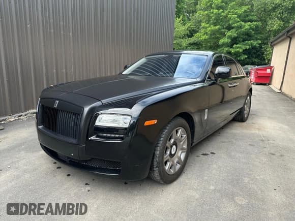 ✅ 2010 Rolls-Royce Ghost • VIN: SCA664S56AUX48598 • Лот: 80069295. Опубликован ранее на Copart с пробегом 69 424 миль. Бесплатный доступ к архиву аукционных продаж из США и подробный отчёт об истории автомобиля на DreamBid. Изображение 2.