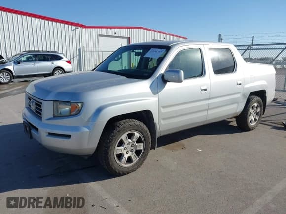 ✅ 2008 Honda Ridgeline RTS • VIN: 2HJYK16468H503533 • Lot: 43654315. Listed on IAAI with 207,927 mi. Free auction sales archive from the USA and detailed vehicle history report at DreamBid. Image 2.