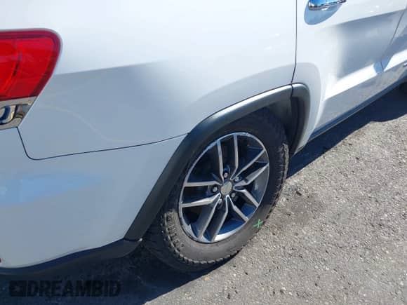 2018 Jeep Grand Cherokee Sterling z VIN 1C4RJFBGXJC267146, wystawiony jako IAAI lot #43411533 z przebiegiem 58 843 mil mil oraz . Historia ofert i sprzedaży dostępna na DreamBid. Obrazek 6.