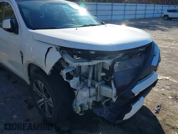✅ 2020 Mitsubishi Outlander ES • VIN: JA4AR3AU6LU014019 • Lot: 43585672. Listed on IAAI with 76,459 mi. Free auction sales archive from the USA and detailed vehicle history report at DreamBid. Image 6.