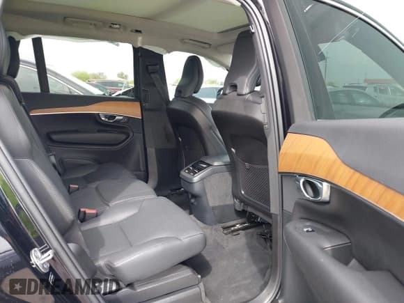 ✅ 2023 Volvo XC90 Plus • VIN: YV4L12PN0P1973047 • Lot: 41906702. Listed on IAAI with 20,615 mi. Free auction sales archive from the USA and detailed vehicle history report at DreamBid. Image 8.