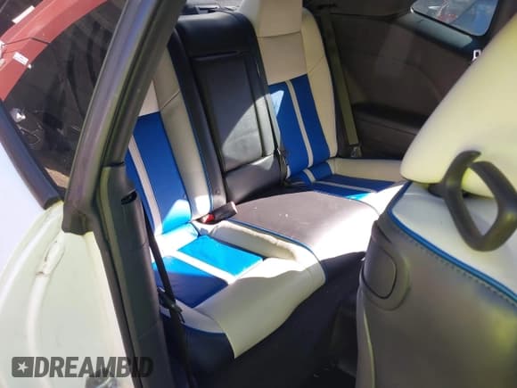 ✅ 2011 Dodge Challenger SRT-8 • VIN: 2B3CJ7DJ9BH501572 • Lot: 43508036. Wystawiony na IAAI z przebiegiem 59 046 mil. Bezpłatny archiwum sprzedaży aukcyjnych z USA i szczegółowy raport historii pojazdu na DreamBid. Zdjęcie 8.