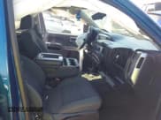 ✅ 2018 Chevrolet Silverado 1500 LT • VIN: 3GCPCREC7JG356648 • Lot: 43140800. Wystawiony na IAAI z przebiegiem Nie podano. Bezpłatny archiwum sprzedaży aukcyjnych z USA i szczegółowy raport historii pojazdu na DreamBid. Zdjęcie 5.