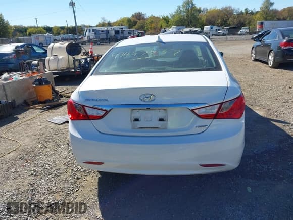 ✅ 2011 Hyundai Sonata Limited • VIN: 5NPEC4AC1BH168250 • Lot: 43447537. Listed on IAAI with 109,298 mi. Free auction sales archive from the USA and detailed vehicle history report at DreamBid. Image 16.