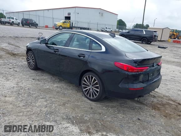 ✅ 2021 BMW 2 Series 228i • VIN: WBA53AK09M7H83705 • Lot: 42507193. Wystawiony na IAAI z przebiegiem 82 055 mil. Bezpłatny archiwum sprzedaży aukcyjnych z USA i szczegółowy raport historii pojazdu na DreamBid. Zdjęcie 3.