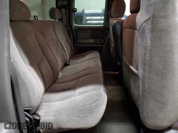 ✅ 2004 Chevrolet Silverado 1500 Z71 • VIN: 1GCEK19T04E361286 • Лот: 78516434. Опубликован ранее на Copart с пробегом 318 361 миль. Бесплатный доступ к архиву аукционных продаж из США и подробный отчёт об истории автомобиля на DreamBid. Изображение 10.