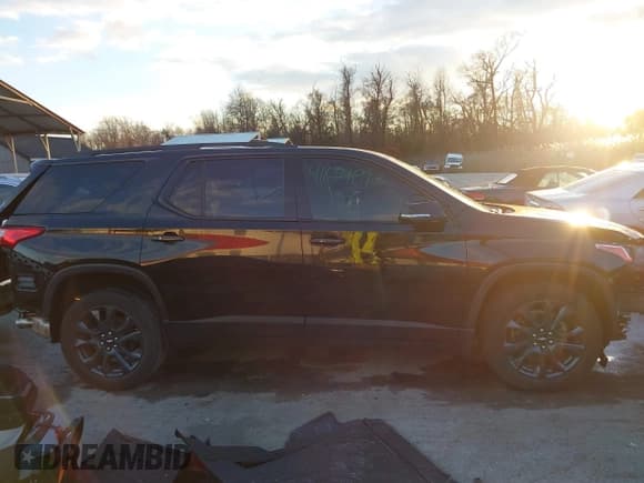✅ 2021 Chevrolet Traverse RS • VIN: 1GNEVJKW2MJ115124 • Lot: 41239893. Wystawiony na IAAI z przebiegiem 37 720 mil. Bezpłatny archiwum sprzedaży aukcyjnych z USA i szczegółowy raport historii pojazdu na DreamBid. Zdjęcie 14.