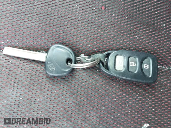 ✅ 2012 Hyundai Veloster w/Gray Int • VIN: KMHTC6AD9CU052342 • Lot: 42072428. Wystawiony na IAAI z przebiegiem 103 338 mil. Bezpłatny archiwum sprzedaży aukcyjnych z USA i szczegółowy raport historii pojazdu na DreamBid. Zdjęcie 11.