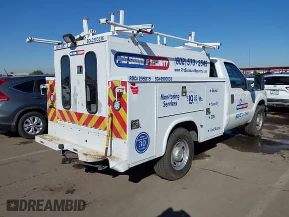 ✅ 2011 Ford F-250 XL • VIN: 1FDBF2A61BEC77909 • Lot: 43633747. Listed on IAAI with 242,631 mi. Free auction sales archive from the USA and detailed vehicle history report at DreamBid. Image 4.