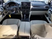 ✅ 2023 Lexus GX 460 Luxury • VIN: JTJGM7BX9P5353806 • Lot: 88780705. Wystawiony na Copart z przebiegiem 19 883 mil. Bezpłatny archiwum sprzedaży aukcyjnych z USA i szczegółowy raport historii pojazdu na DreamBid. Zdjęcie 8.