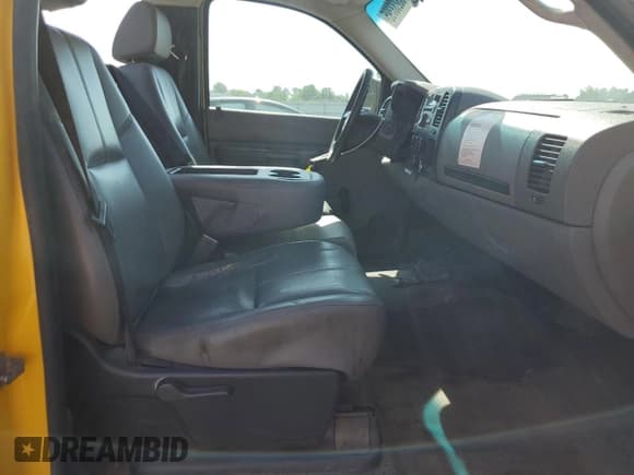 ✅ 2008 Chevrolet Silverado 1500 Work Truck • VIN: 1GCEC14008Z265229 • Lot: 53233395. Listed on Copart with 124,674 mi. Free auction sales archive from the USA and detailed vehicle history report at DreamBid. Image 10.