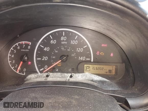 ✅ 2017 Nissan Versa S • VIN: 3N1CN7AP9HL895170 • Lot: 42053386. Wystawiony na IAAI z przebiegiem 153 202 mil. Bezpłatny archiwum sprzedaży aukcyjnych z USA i szczegółowy raport historii pojazdu na DreamBid. Zdjęcie 7.