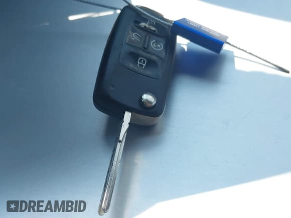 ✅ 2015 Volkswagen Passat SEL Premium • VIN: 1VWCV7A37FC045117 • Lot: 42825866. Listed on IAAI with 38,165 mi. Free auction sales archive from the USA and detailed vehicle history report at DreamBid. Image 11.