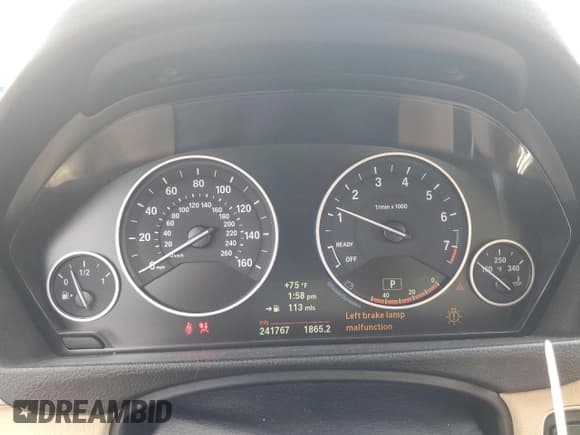 ✅ 2013 BMW 3 Series 328i xDrive • VIN: WBA3B5G58DNS02015 • Лот: 58586515. Опубликован ранее на Copart с пробегом 241 767 миль. Бесплатный доступ к архиву аукционных продаж из США и подробный отчёт об истории автомобиля на DreamBid. Изображение 9.