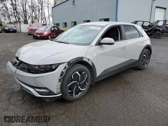 2022 Hyundai Ioniq 5 SE z VIN KM8KM4AEXNU106725, wystawiony jako Copart lot #82215403 z przebiegiem Nie podano mil oraz . Historia ofert i sprzedaży dostępna na DreamBid. Obrazek 1.